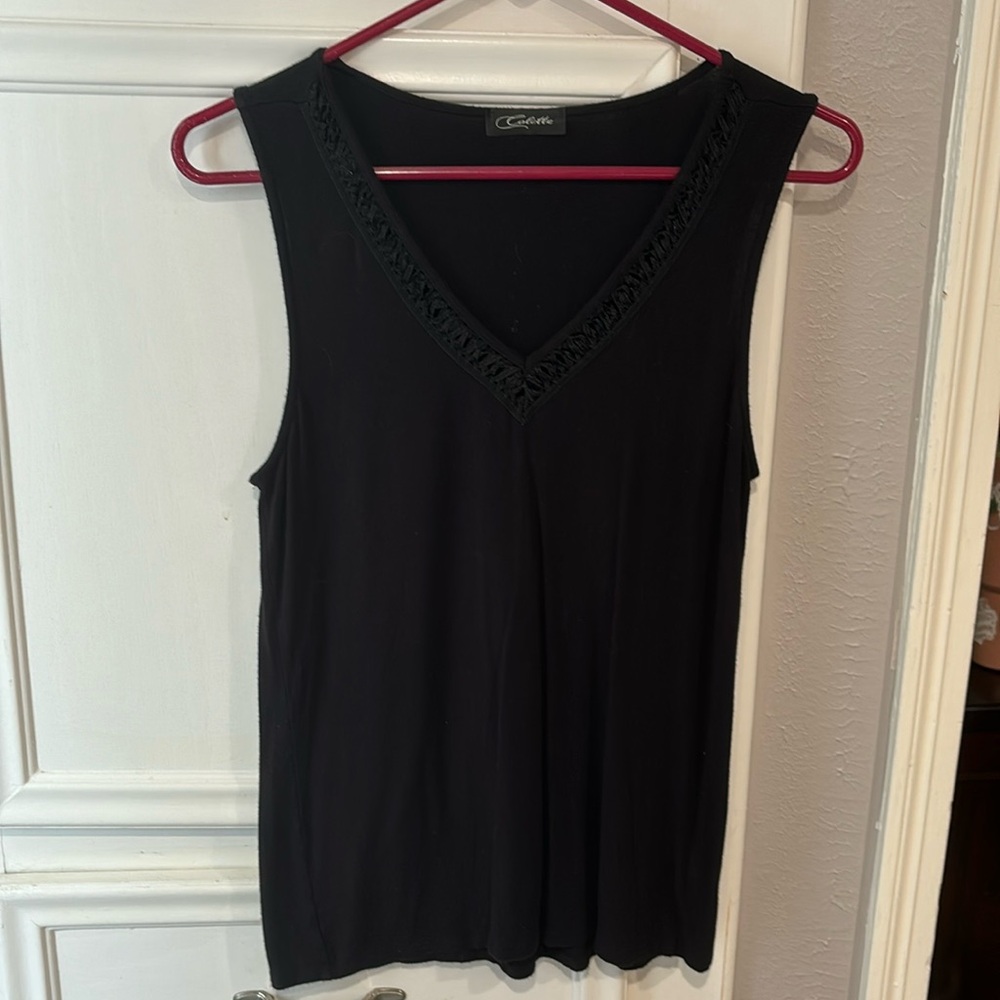 Black tank top v neck